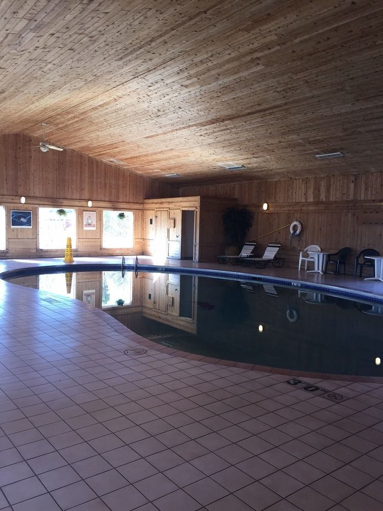 Boarders Inn & Suites By Cobblestone Hotels Superior Exteriér fotografie
