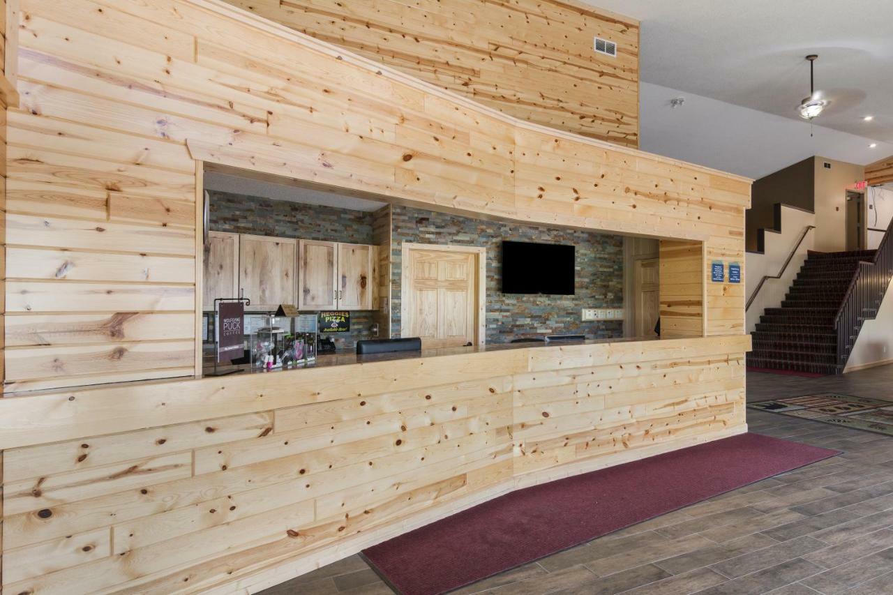 Boarders Inn & Suites By Cobblestone Hotels Superior Exteriér fotografie