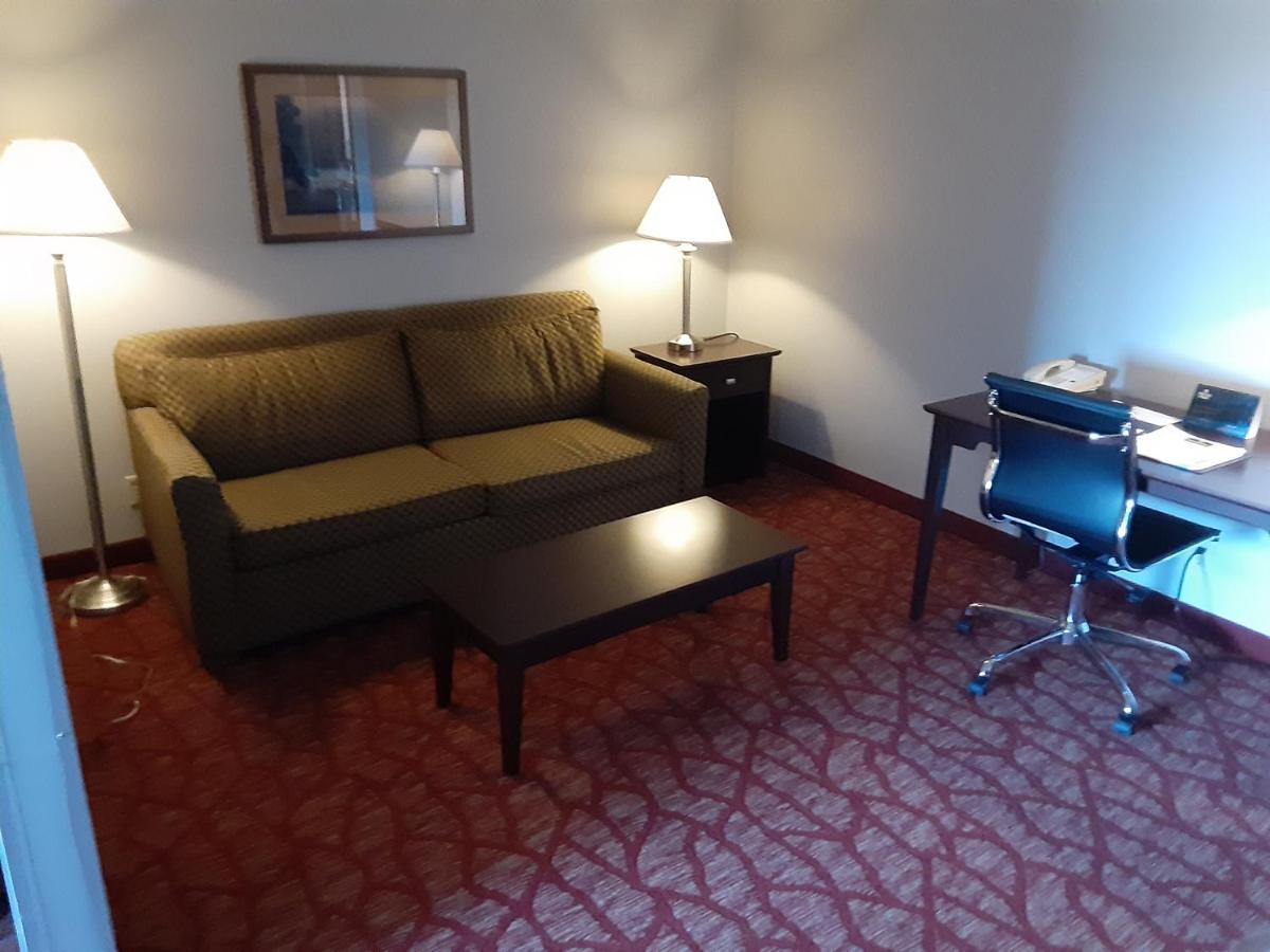 Boarders Inn & Suites By Cobblestone Hotels Superior Exteriér fotografie